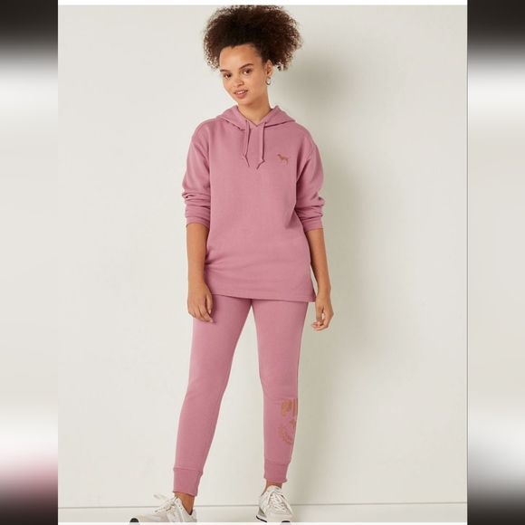 Victoria's Secret Jogger Set - Picture 2 of 7